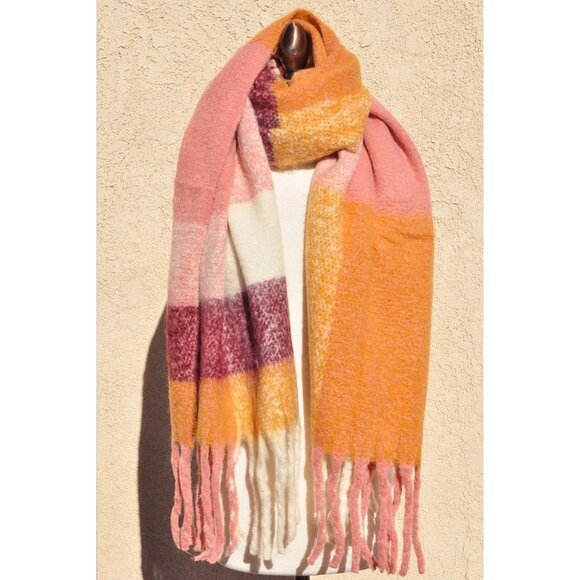 NEW Giant Checker Plaid Winter Boucle Oblong Fringe Cozy SOFT Oversize Scarf - Picture 2 of 8